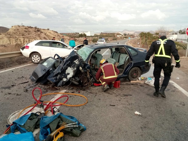 Dos heridos tras una colisión frontal en Las Canalejas